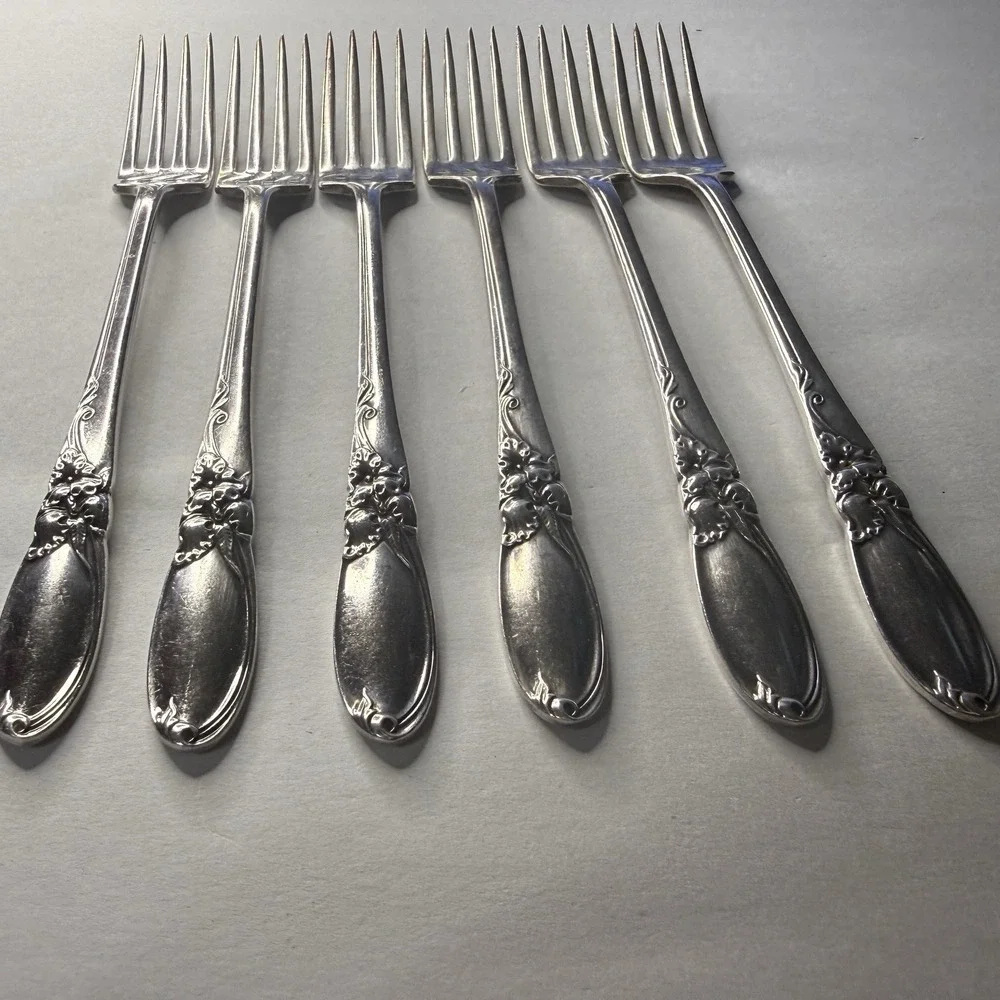 6 Community Oneida White Orchid Silver Plate 7-1/4